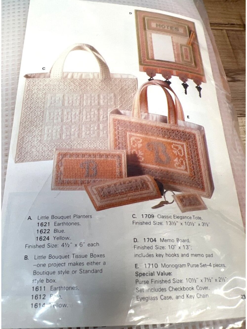 Artcraft Concepts Monogram Purse Set 4 Piece Plastic Canvas Kit Quickpoint